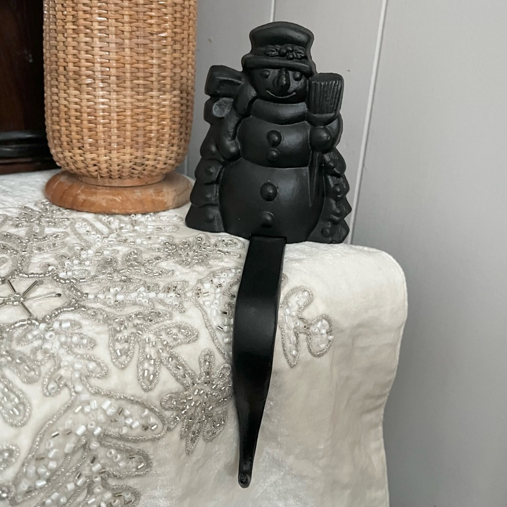 Vintage Cast Iron Snowman Stocking Holder Hanger Hook Shelf Mantle Metal Heavy - Picture 2 of 8